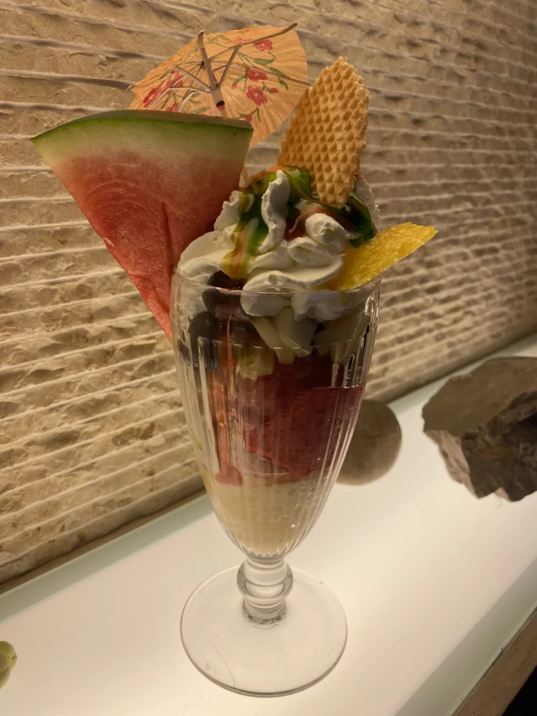 Eisbecher im Eiscafé Veitshöchheim