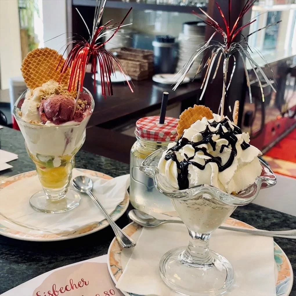 Eisbecher im Eiscafé Veitshöchheim