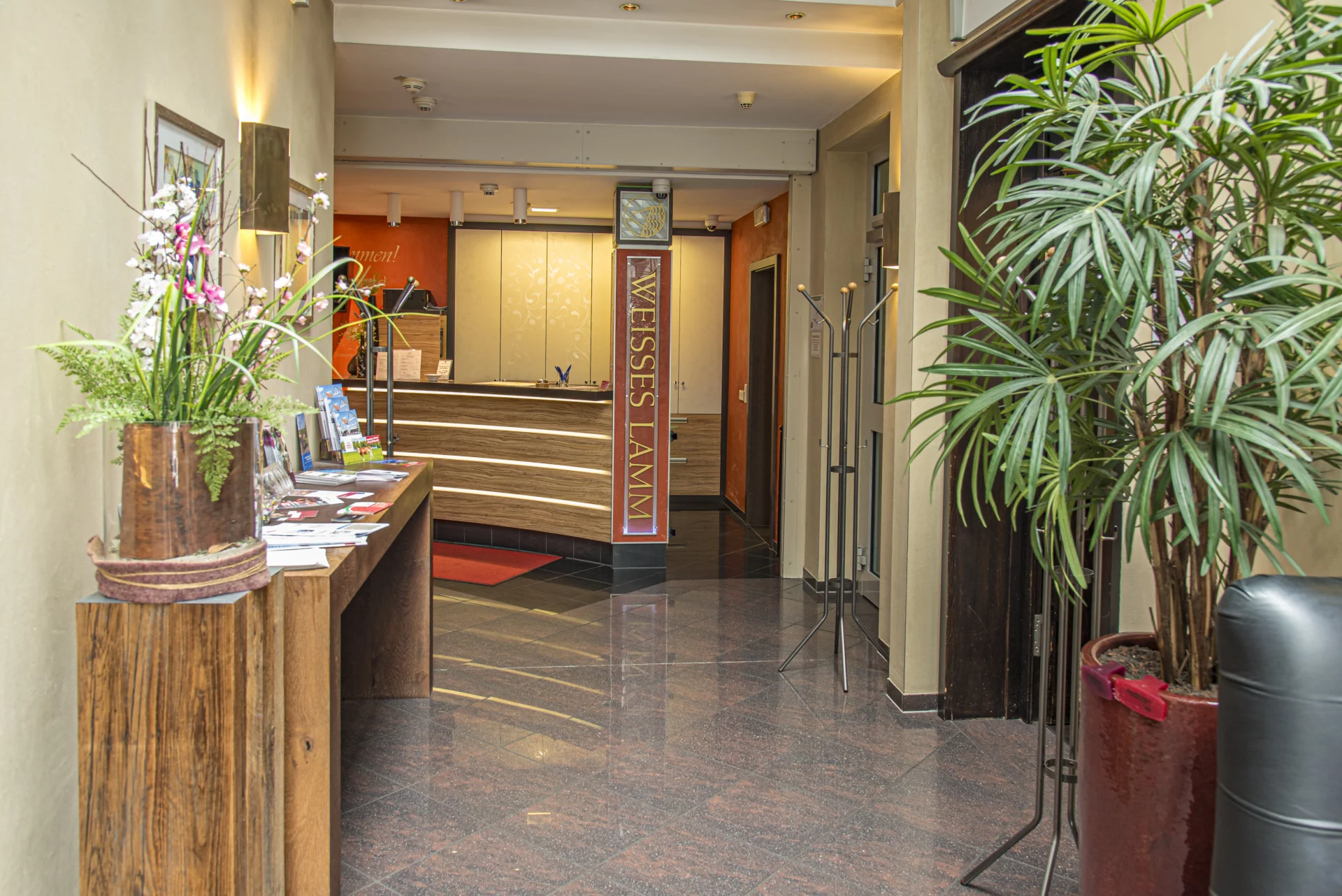 Hotel-Weisses-Lamm_Rezeption_1
